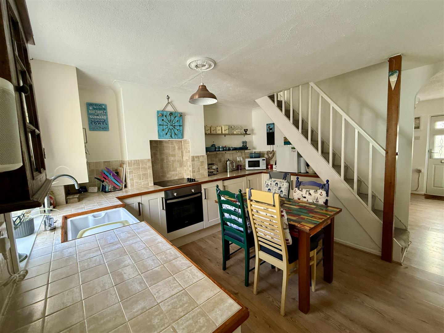 Kitchen/Dining Room: